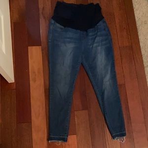 Super Stretchy Maternity Skinny Jeans!